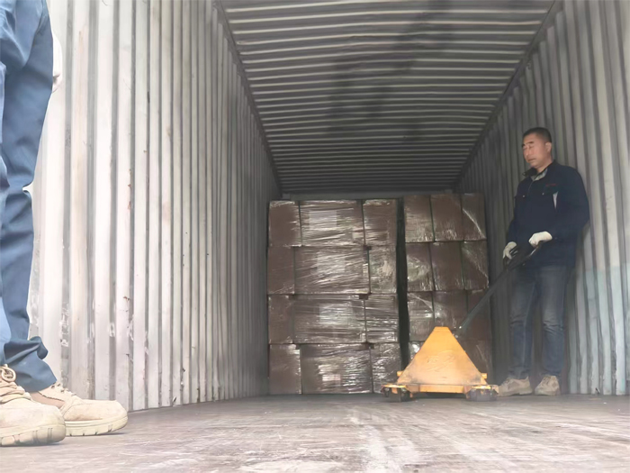 volledige containerzending van 300 maritieme stoelen klaar voor transport naar Korea
